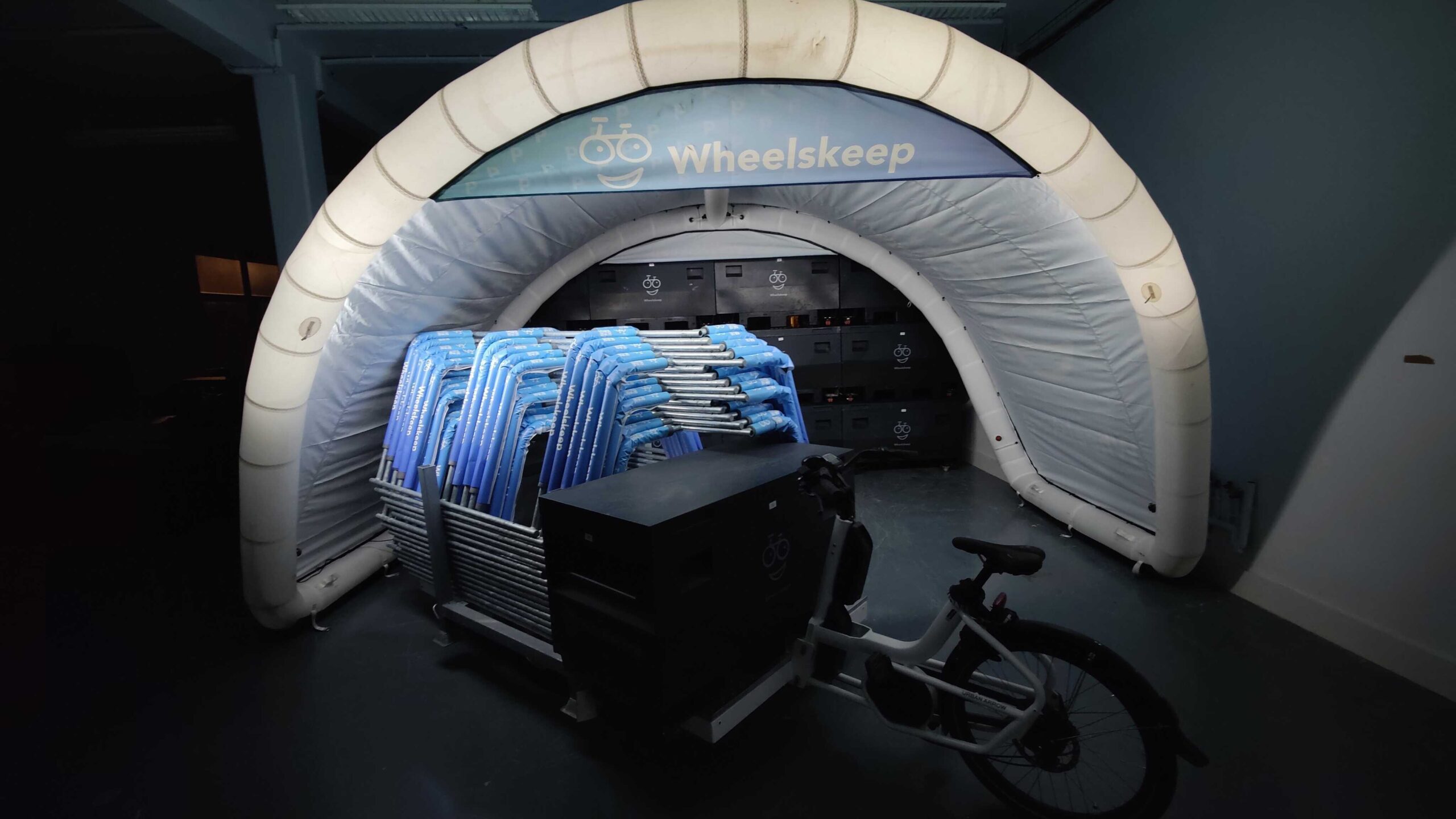 Consegna di parcheggio completo per cargobike su ruote