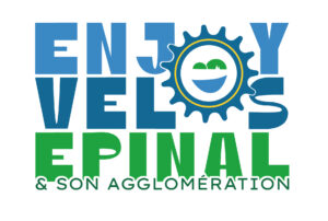 Logo con grandi lettere blu con un ingranaggio blu e un emblema circolare che mostra colline verdi e un fiume blu, seguito dal testo verde "EPINAL" e lo slogan "& SON AGGLOMERATION" sotto.